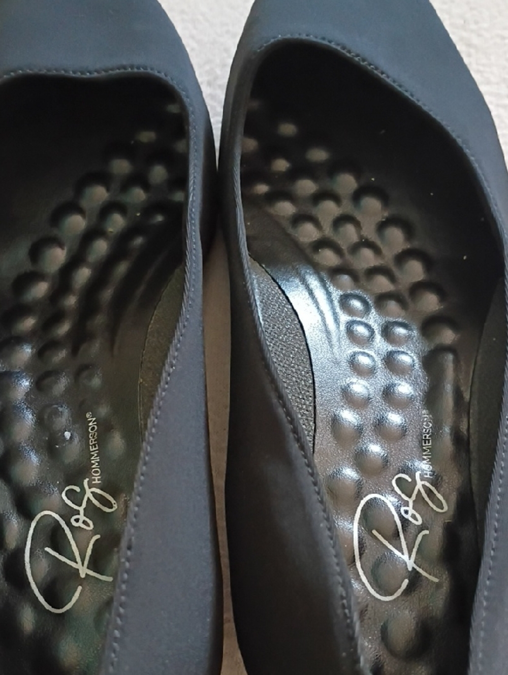 New Condition Classic Black Low Block Heel Pump - Women - Picture 6 of 9